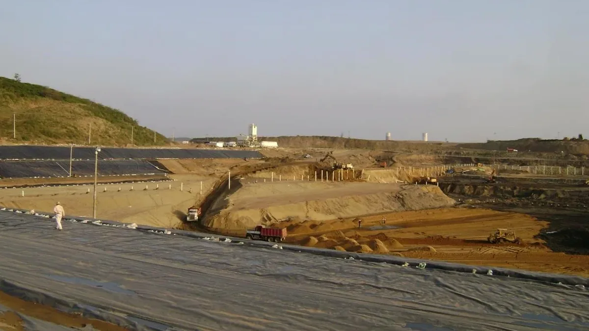 Diseño Geotécnico de Excavaciones Profundas en Temuco: Laboratorio con Control de Napas y Suelos Volcánicos